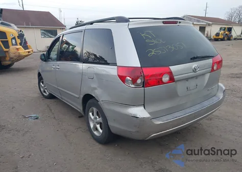 2007 Toyota Sienna Le z USA, uszkodzony, nr VIN 5TDZK23C97S036246